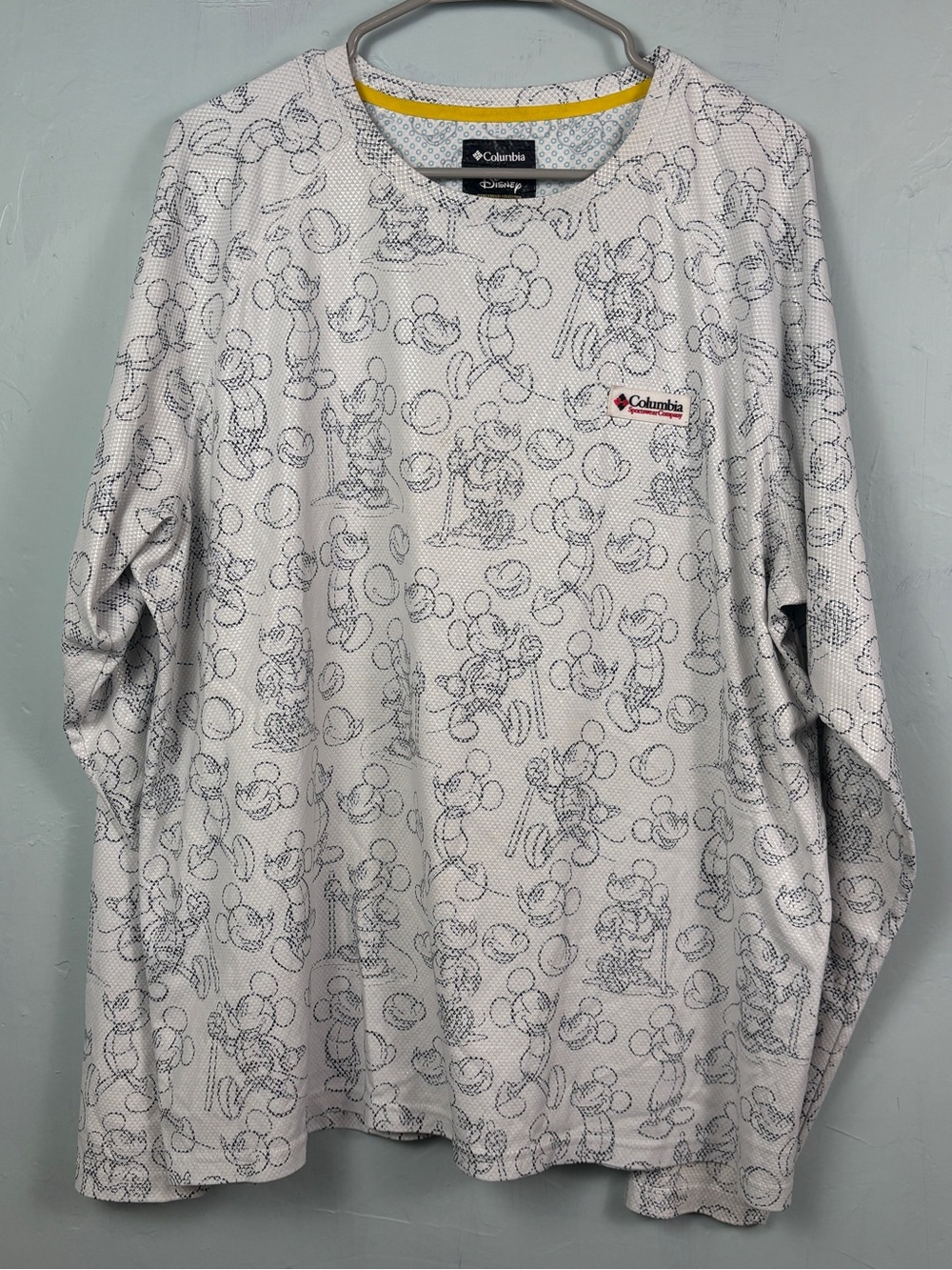 Columbia Disney Men’s White Mickey Mouse Long Sleeve Outdoor Performance Shirt